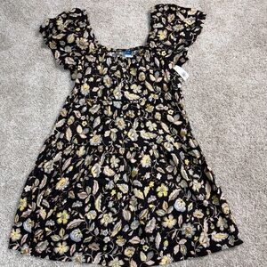 Old Navy Women’s Floral Dress in Black and Yellow. NWT. Size Medium